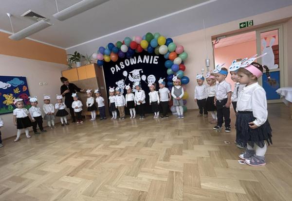 Pasowanie na przedszkolaka w grupie „Zajączki”  