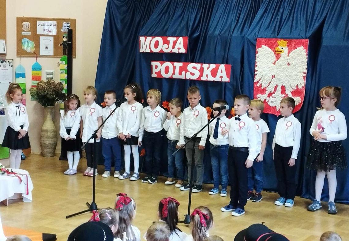 ,,Szkoła do hymnu”