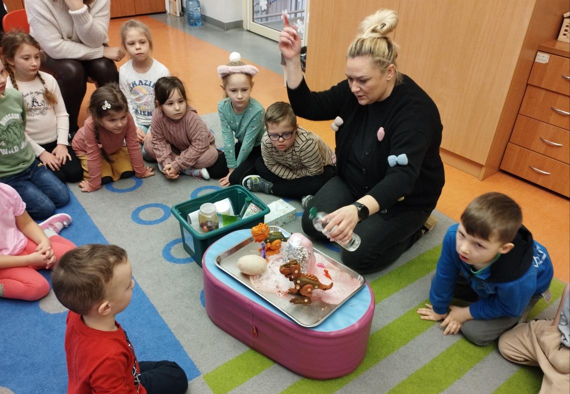 Kreatywne zajęcia „DINOZAURY DZIWNE STWORY”