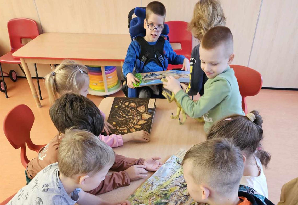 Dzień Dinozaura w grupie Biedronek - przez zabawę o paleontologii